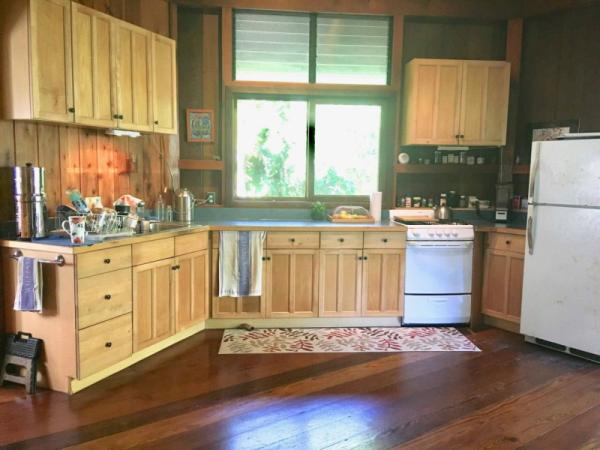 Marketplace thumbnail for 1 Bedroom Hale for Long Term Rental