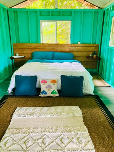 Marketplace thumbnail for Private Cabin with Sunny Deck and Yard