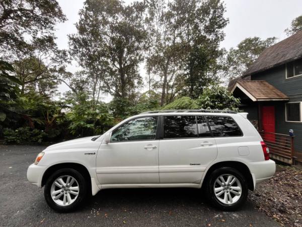 Marketplace thumbnail for 2007 Toyota Highlander Hybrid Limited in White
