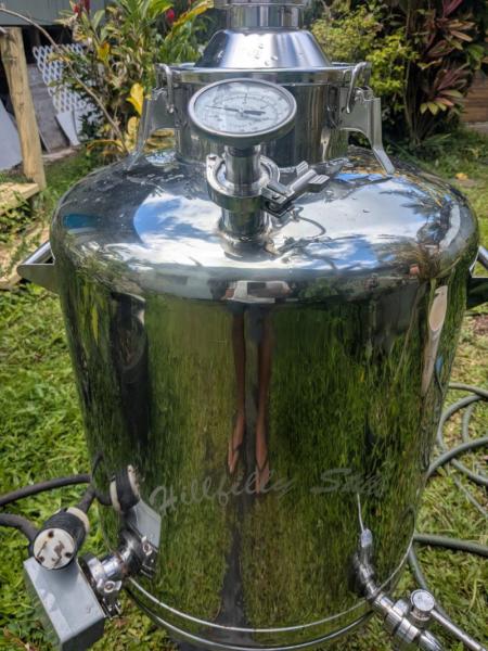 Marketplace thumbnail for 26 Gallon Hillbilly Brand Still with Copper 6 Plate Flute