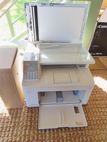 Marketplace thumbnail for HP Laserjet Printer with 2 Extra Cartridges